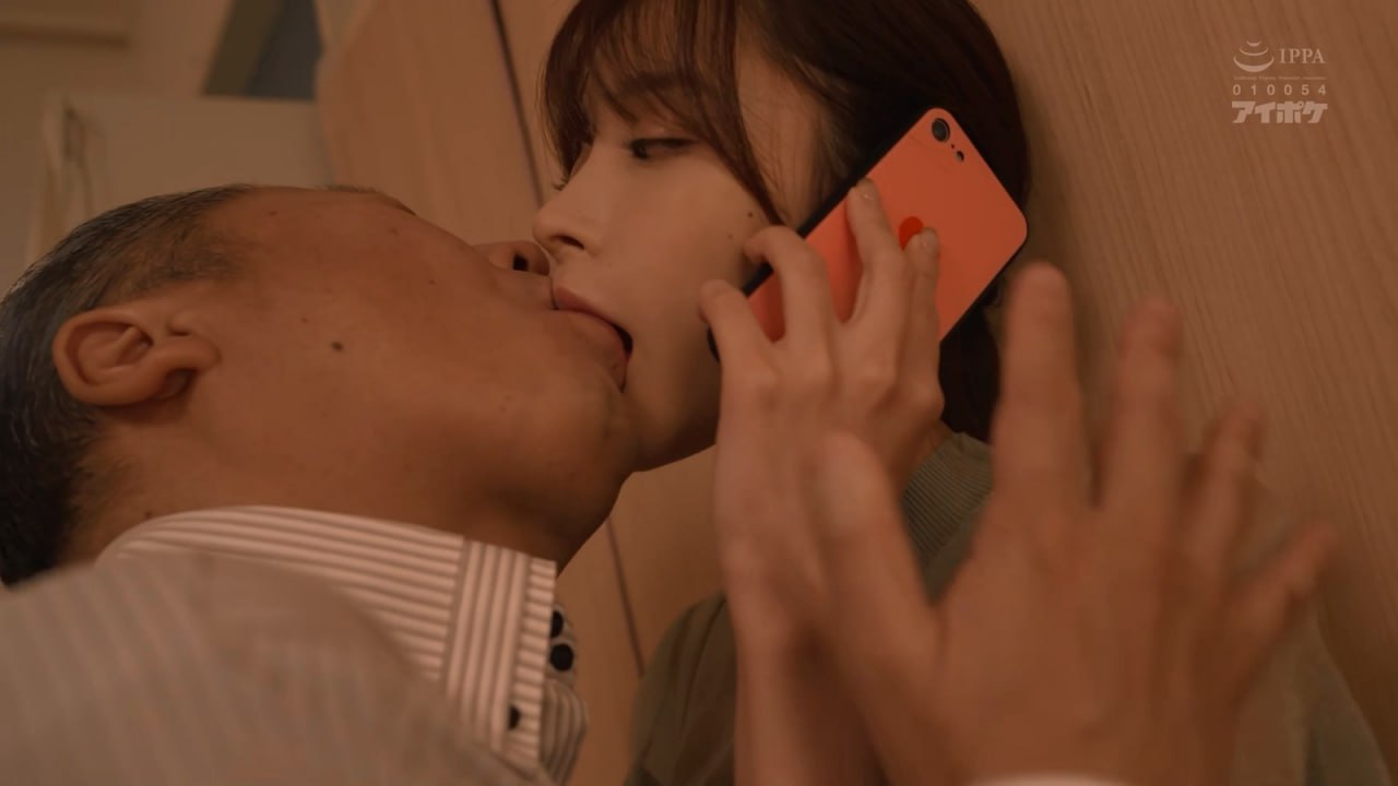 DVDES-647 [无码破解] 濃厚ザーメンを子宮の奥深くに中出しされ水中クイックターンで妊娠確定！！ 湊莉久